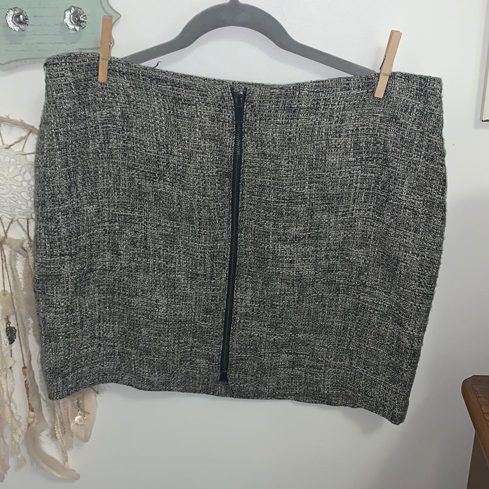 Banana Republic Tweed Mini Skirt 14 Gray Woven Exposed Zipper Straight Lined